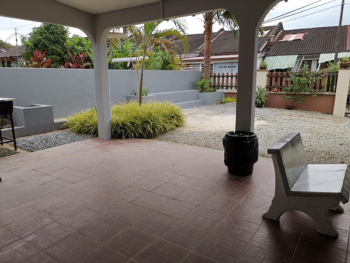 Desa Kemboja Homestay Pantai Cenang  Exterior photo